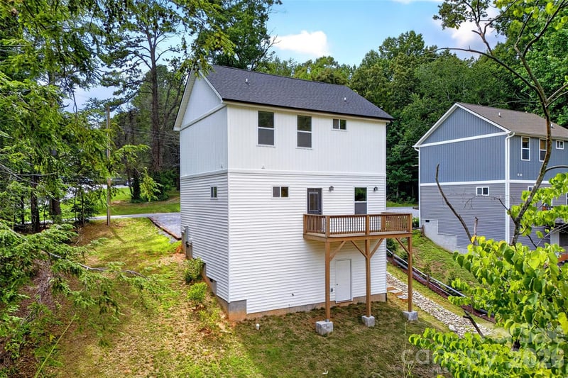 88 Walker St, Black Mountain, NC 28711