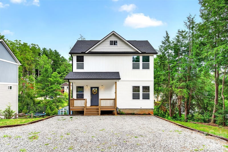 88 Walker St, Black Mountain, NC 28711