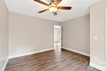 88 Walker St, Black Mountain, NC 28711