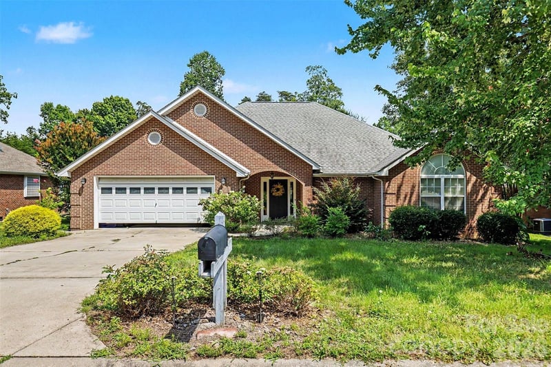 1318 Crown Ridge Dr, Fort Mill, SC 29708