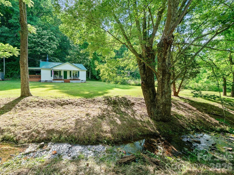 232 Langford Branch Rd, Burnsville, NC 28714