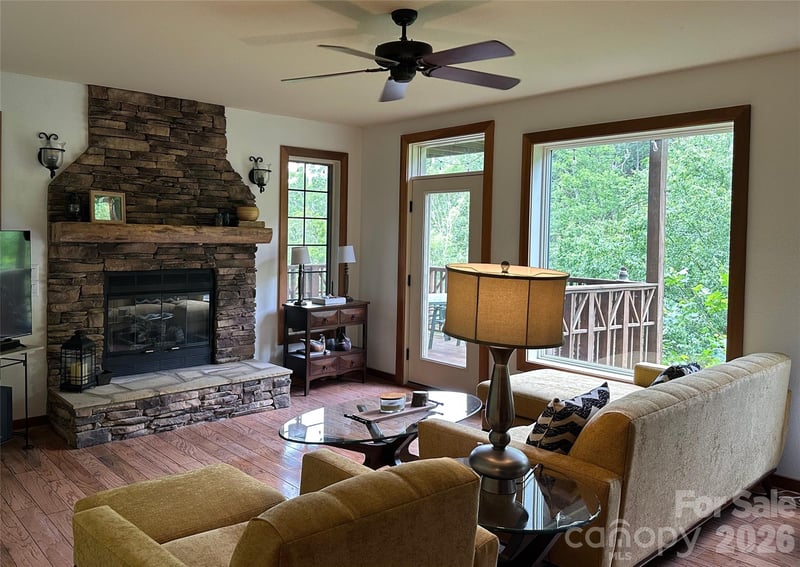 222 Creekside Way #D/101, Burnsville, NC 28714