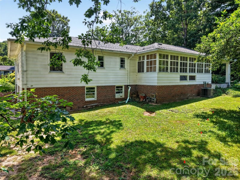 3112 Wesley Way, Hendersonville, NC 28792