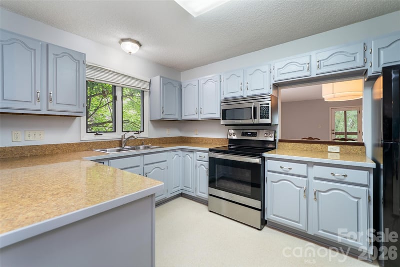 305 Piney Mountain Dr #D-1, Asheville, NC 28805