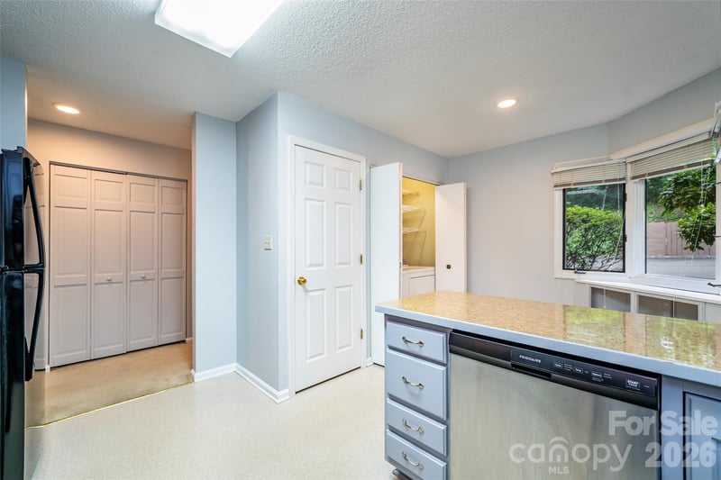 305 Piney Mountain Dr #D-1, Asheville, NC 28805