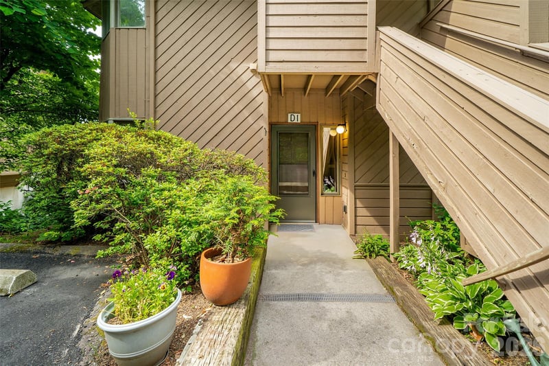305 Piney Mountain Dr #D-1, Asheville, NC 28805