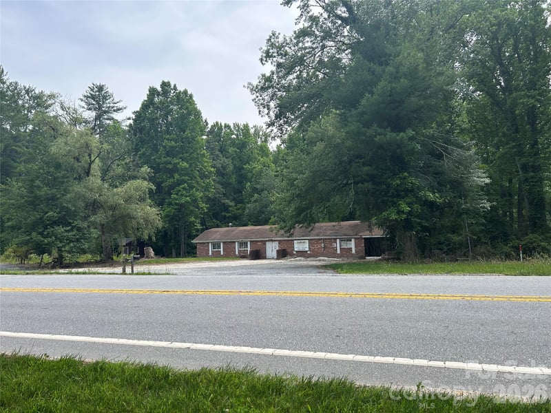 3177 Haywood Rd, Hendersonville, NC 28791