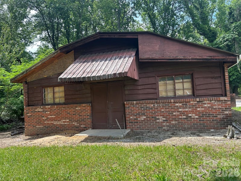 3177 Haywood Rd, Hendersonville, NC 28791