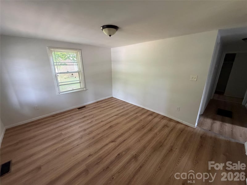9235 Kendall Dr, Charlotte, NC 28214