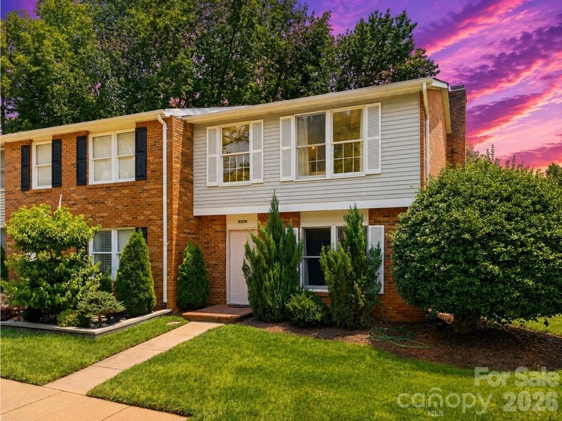 8208 Knights Bridge Rd, Charlotte, NC 28210