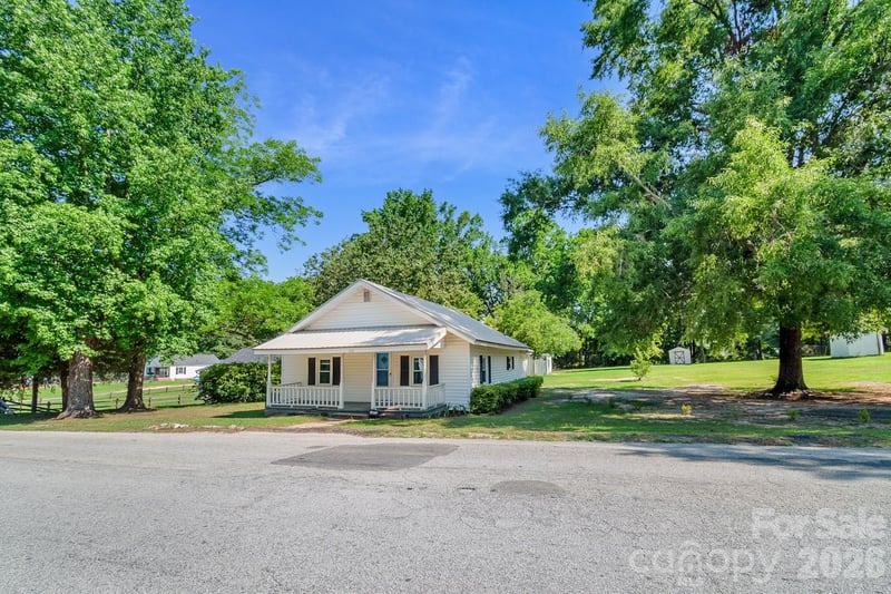 208 Church St, Jefferson, SC 29718