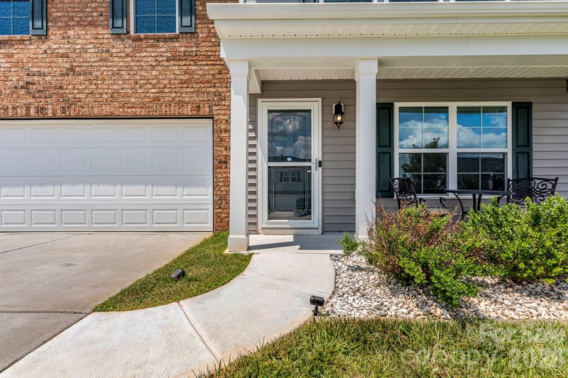 272 Daniel Dr, Lexington, NC 27295