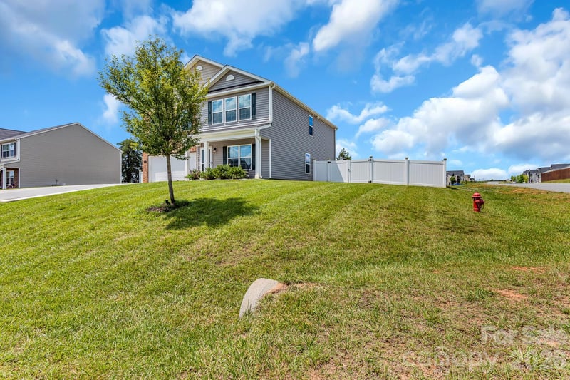272 Daniel Dr, Lexington, NC 27295