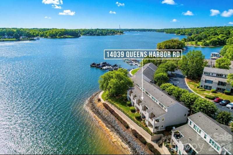 14039 Queens Harbor Rd, Charlotte, NC 28278