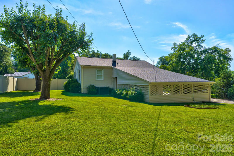 402 Houser St, Cherryville, NC 28021