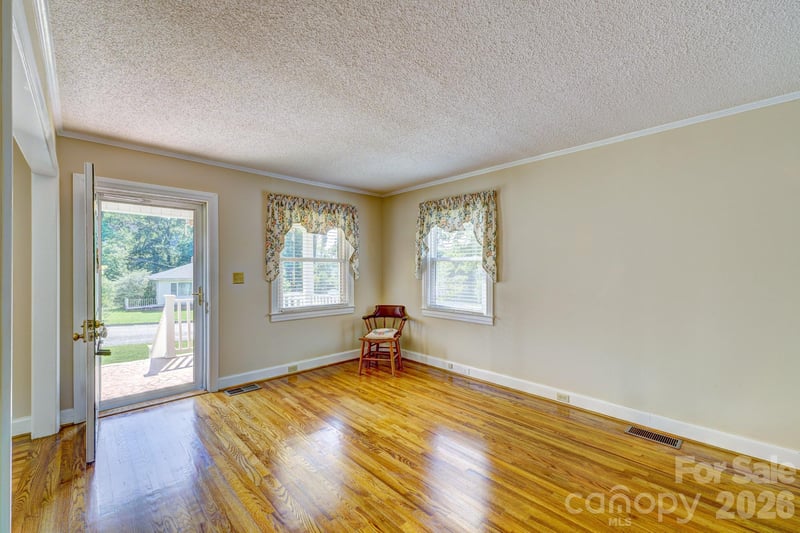 402 Houser St, Cherryville, NC 28021