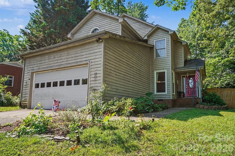141 32nd Ave, Hickory, NC 28601