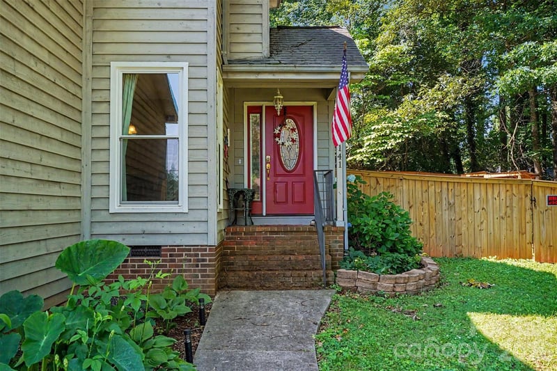 141 32nd Ave, Hickory, NC 28601