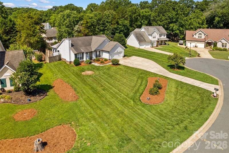 4425 Derbyshire Ln, Matthews, NC 28104