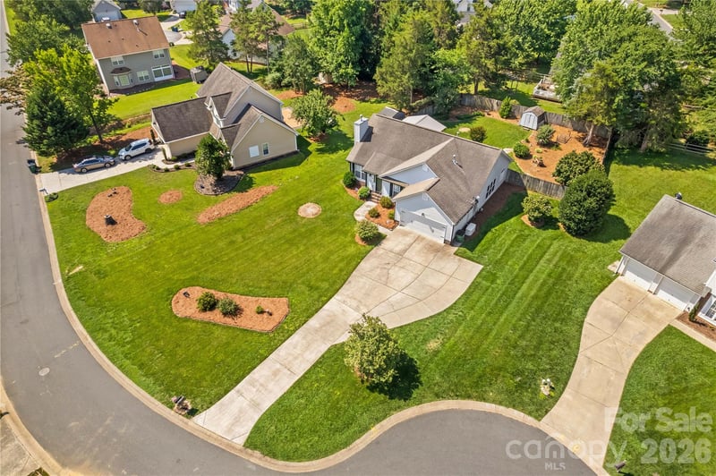4425 Derbyshire Ln, Matthews, NC 28104