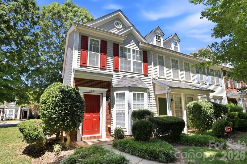 8842 Gerren Ct, Charlotte, NC 28217