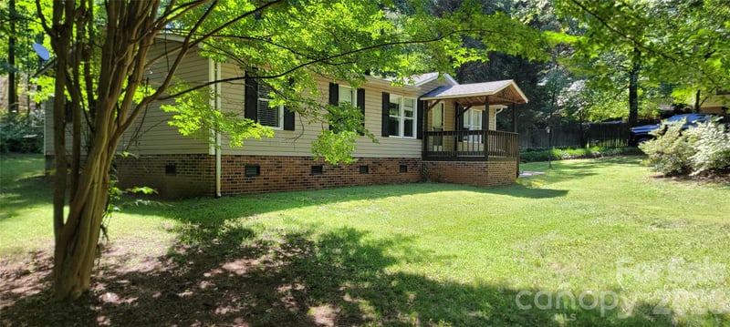 5992 Rest Home Rd, Claremont, NC 28610