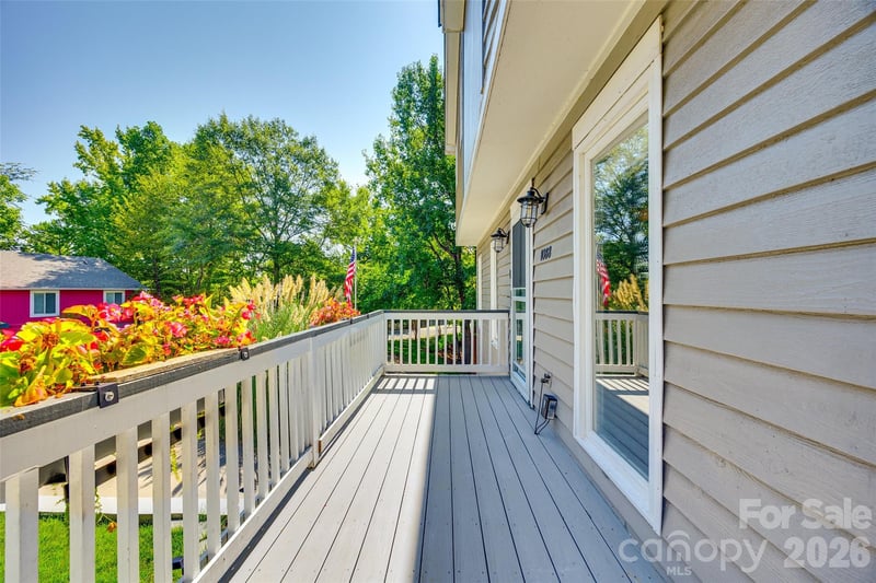 1088 Palmyra Dr, Tega Cay, SC 29708