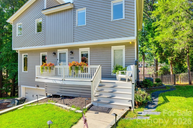 1088 Palmyra Dr, Tega Cay, SC 29708