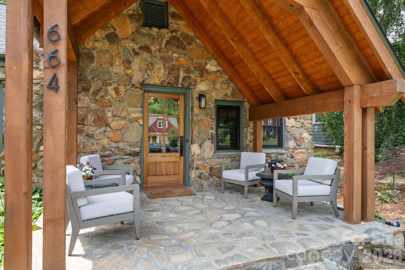 664 Lakeshore Dr, Asheville, NC 28804