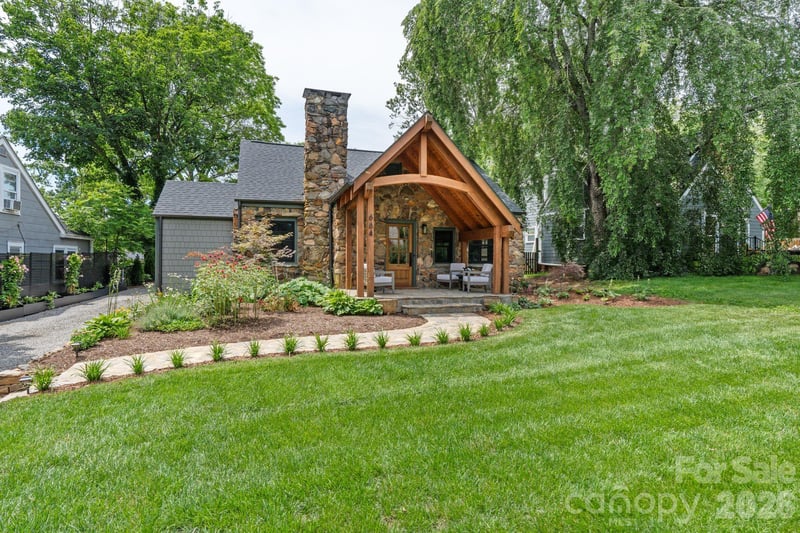 664 Lakeshore Dr, Asheville, NC 28804