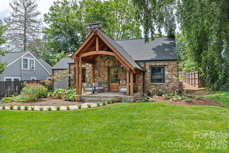 664 Lakeshore Dr, Asheville, NC 28804
