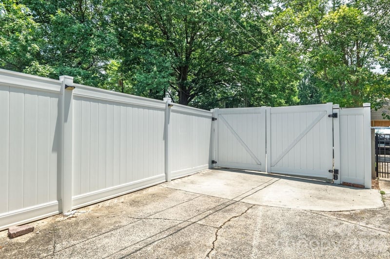 2113 Scott Ave, Charlotte, NC 28203