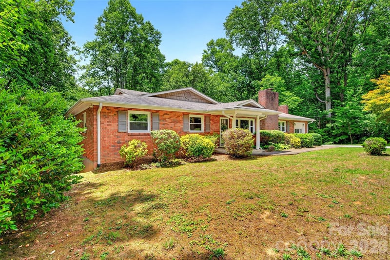 103 Richard Ln, Black Mountain, NC 28711