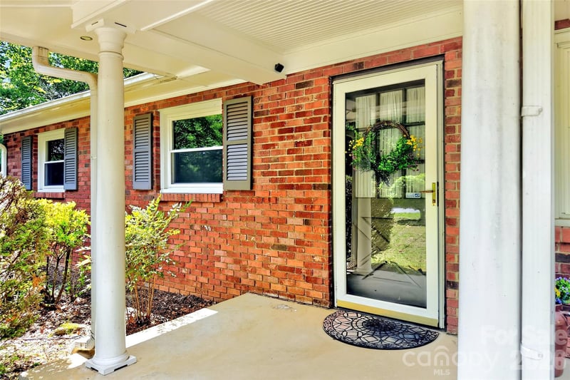 103 Richard Ln, Black Mountain, NC 28711