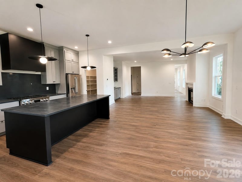 2621 Springway Dr, Charlotte, NC 28205