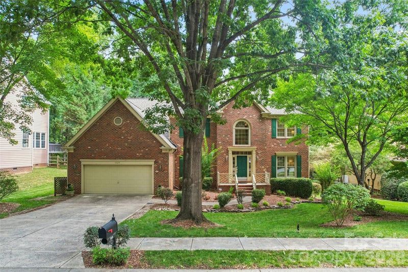 5529 Fairvista Dr, Charlotte, NC 28269
