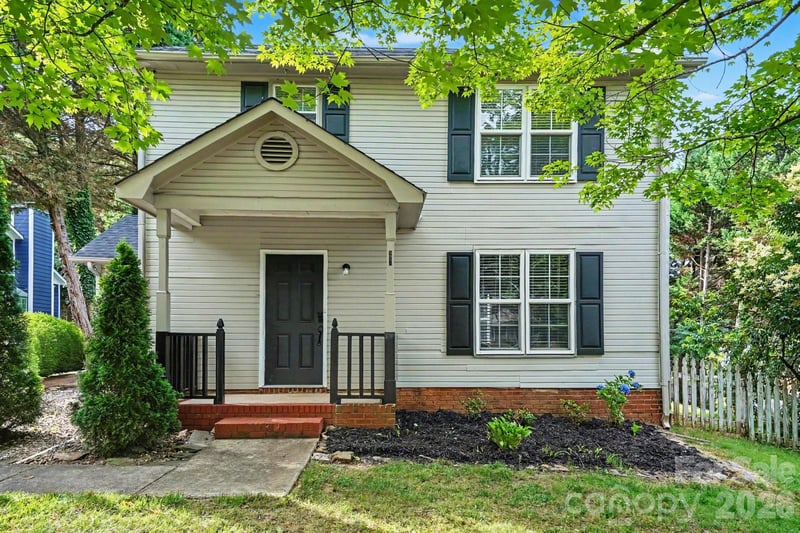 8904 Brown Oak Ct, Charlotte, NC 28227