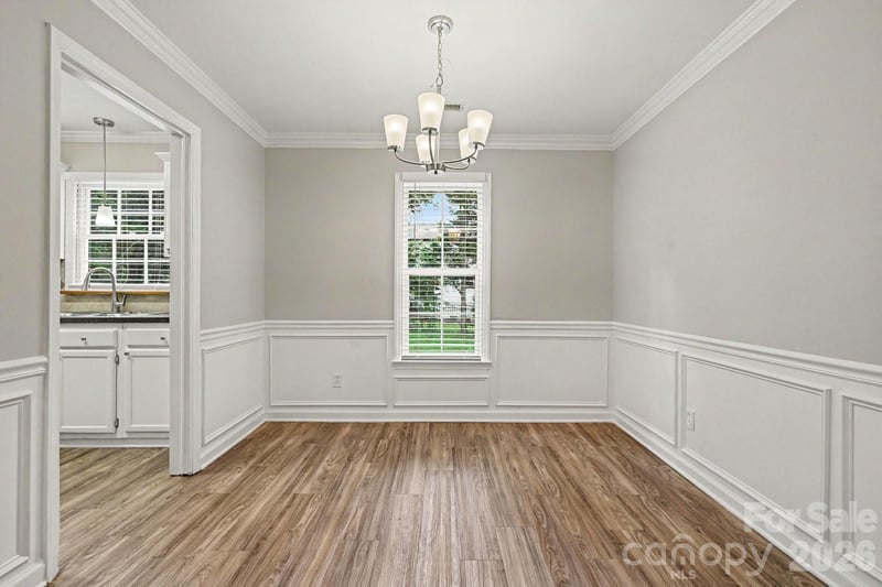 8904 Brown Oak Ct, Charlotte, NC 28227