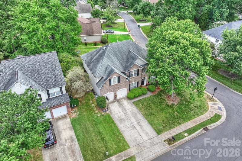 9318 Autumn Applause Dr, Charlotte, NC 28277