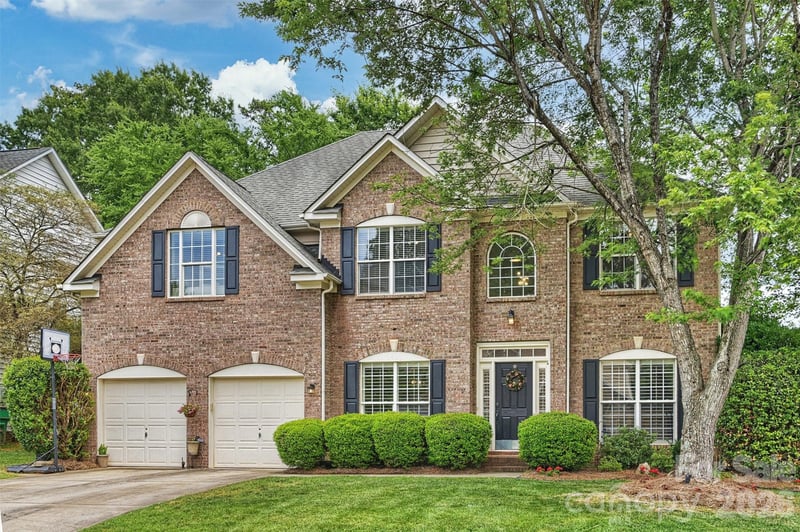 9318 Autumn Applause Dr, Charlotte, NC 28277
