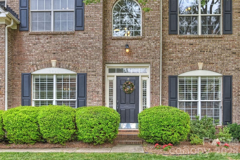 9318 Autumn Applause Dr, Charlotte, NC 28277