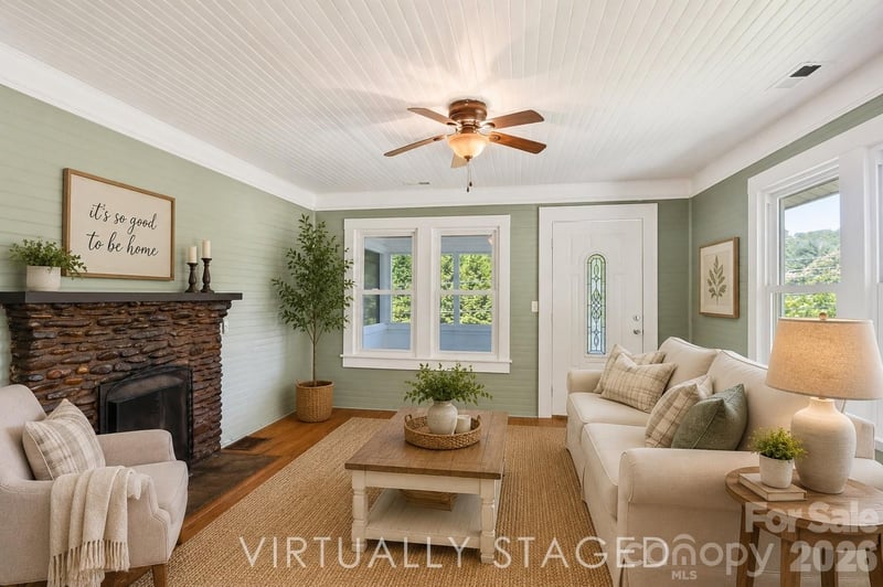 441 Main St, Clyde, NC 28721