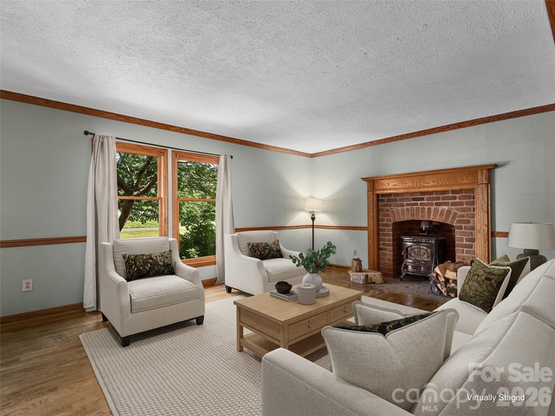3 Carolewood Dr, Horse Shoe, NC 28742