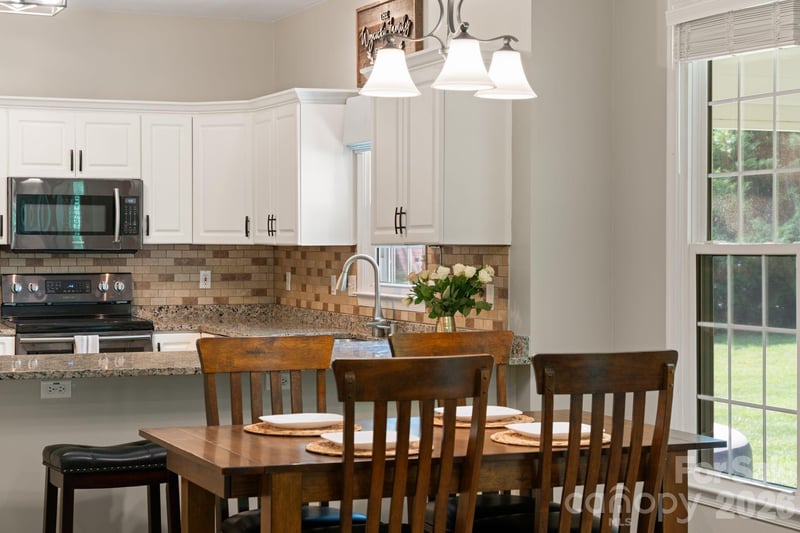237 Windsor Forest Cir, Fletcher, NC 28732