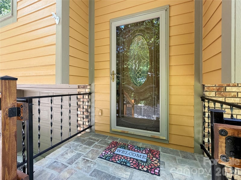 372 Shady Ridge Rd, Waynesville, NC 28785