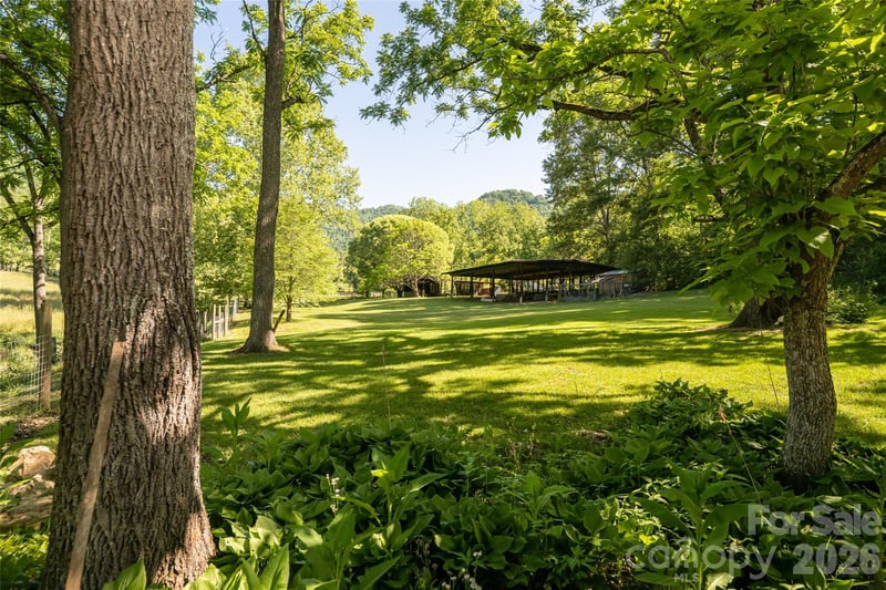 741 Morrow Branch Rd, Leicester, NC 28748