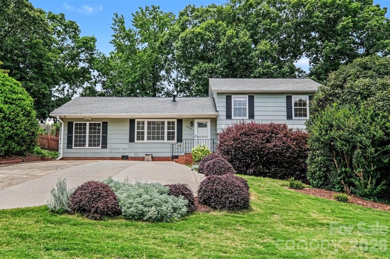 1030 Mclaughlin Dr, Charlotte, NC 28212