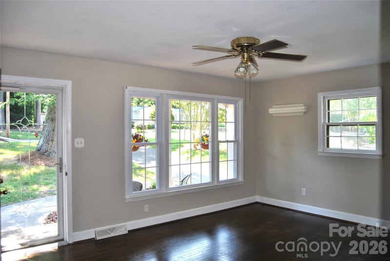 1427 Churchill Dr, Gastonia, NC 28054
