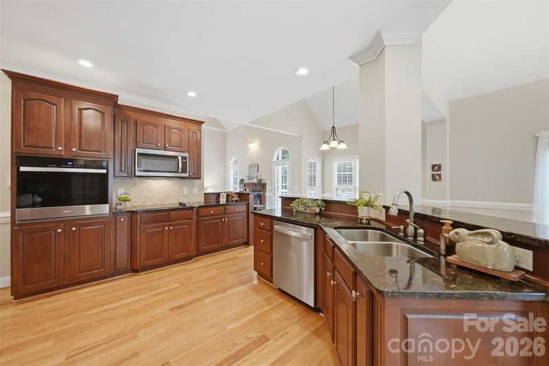 1110 Mayfield Cir, Conover, NC 28613