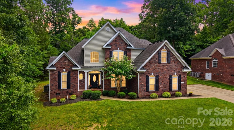 1110 Mayfield Cir, Conover, NC 28613